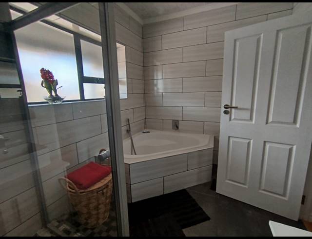 2 BEDROOM HOUSE FOR SALE IN BAYVIEW